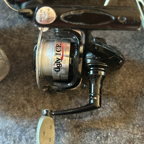 Sold as an entire set -Assorted fishing reels -for freshwater fishing. All work - Picture 3 of 6